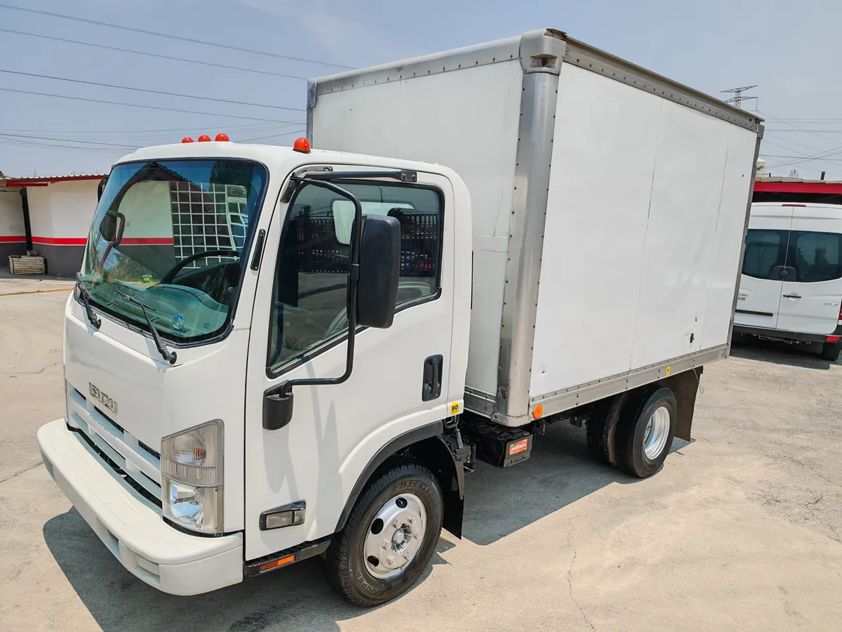 Isuzu ELF 400 2012