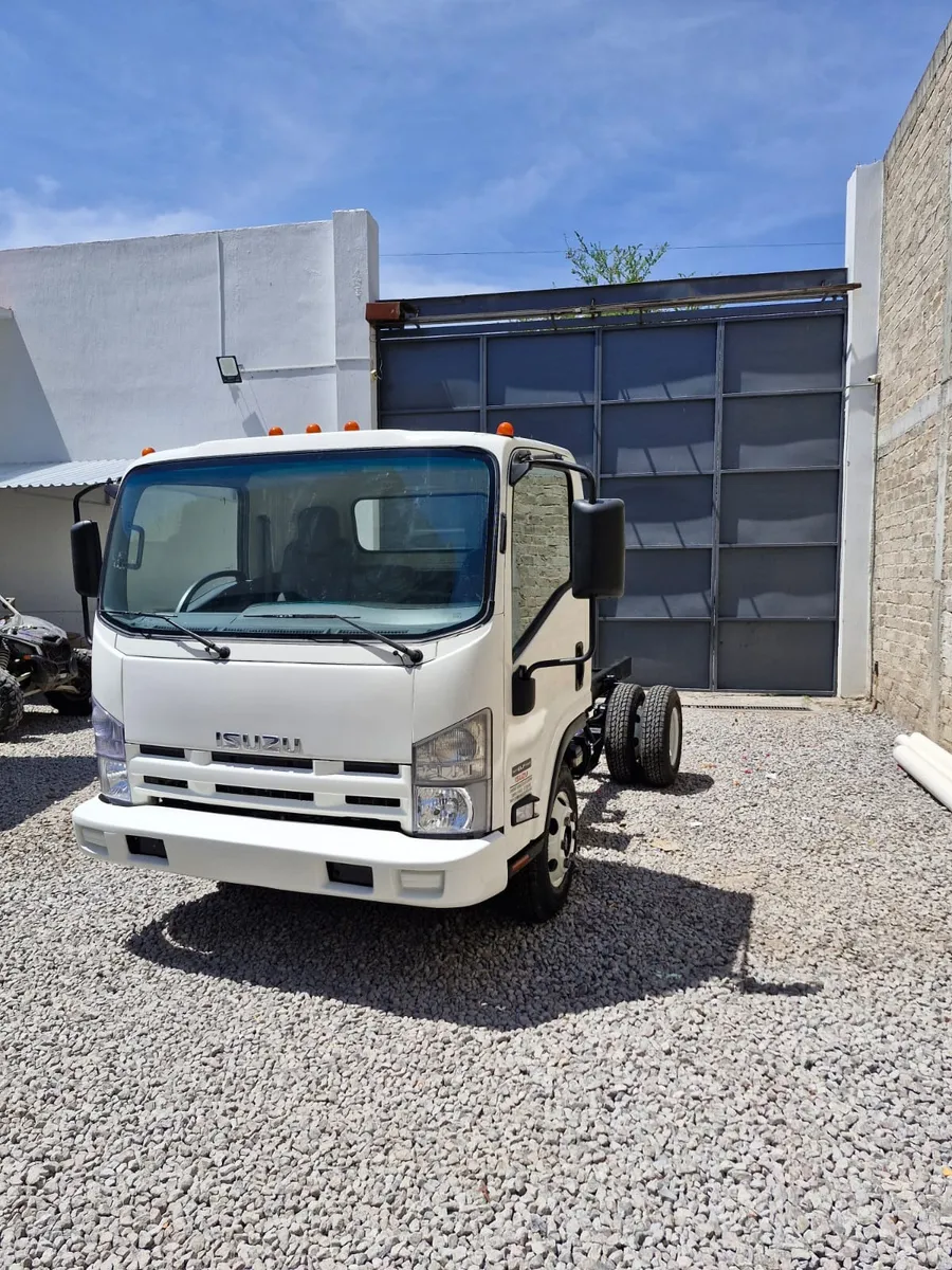 Isuzu ELF 400 2014