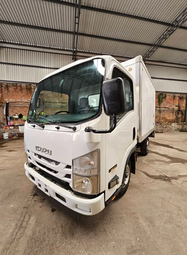 Isuzu ELF 200